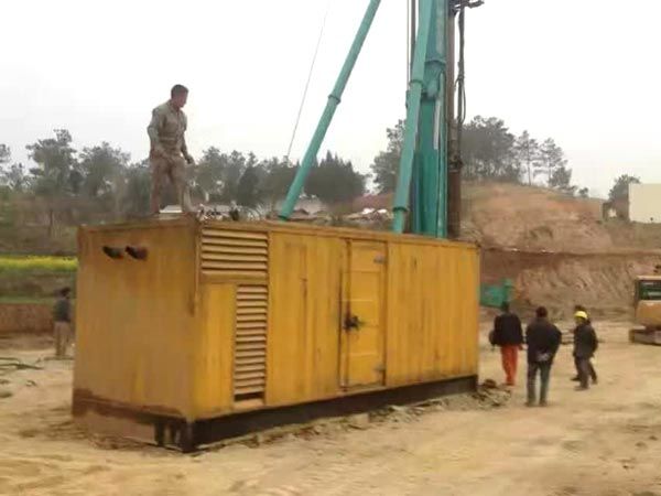 措勤如何判断水冷式机油散热器密封件是否需要更换？